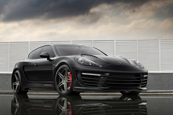 Noir Porsche voiture de sport