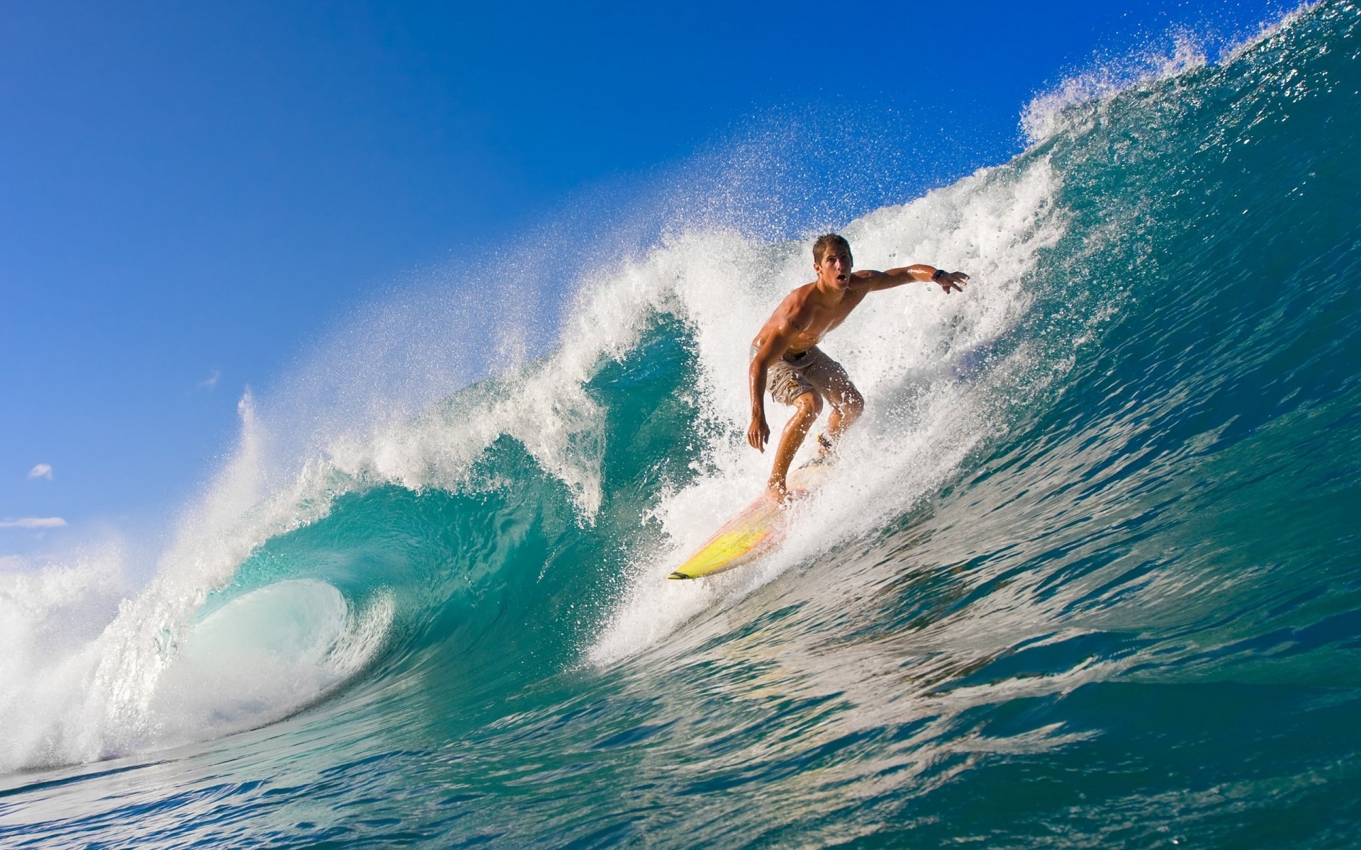 surfen surfen aktion wassersport bewegung wasser welle erholung ozean spray erregung spritzen schwellen meer vergnügen strand urlaub sportler