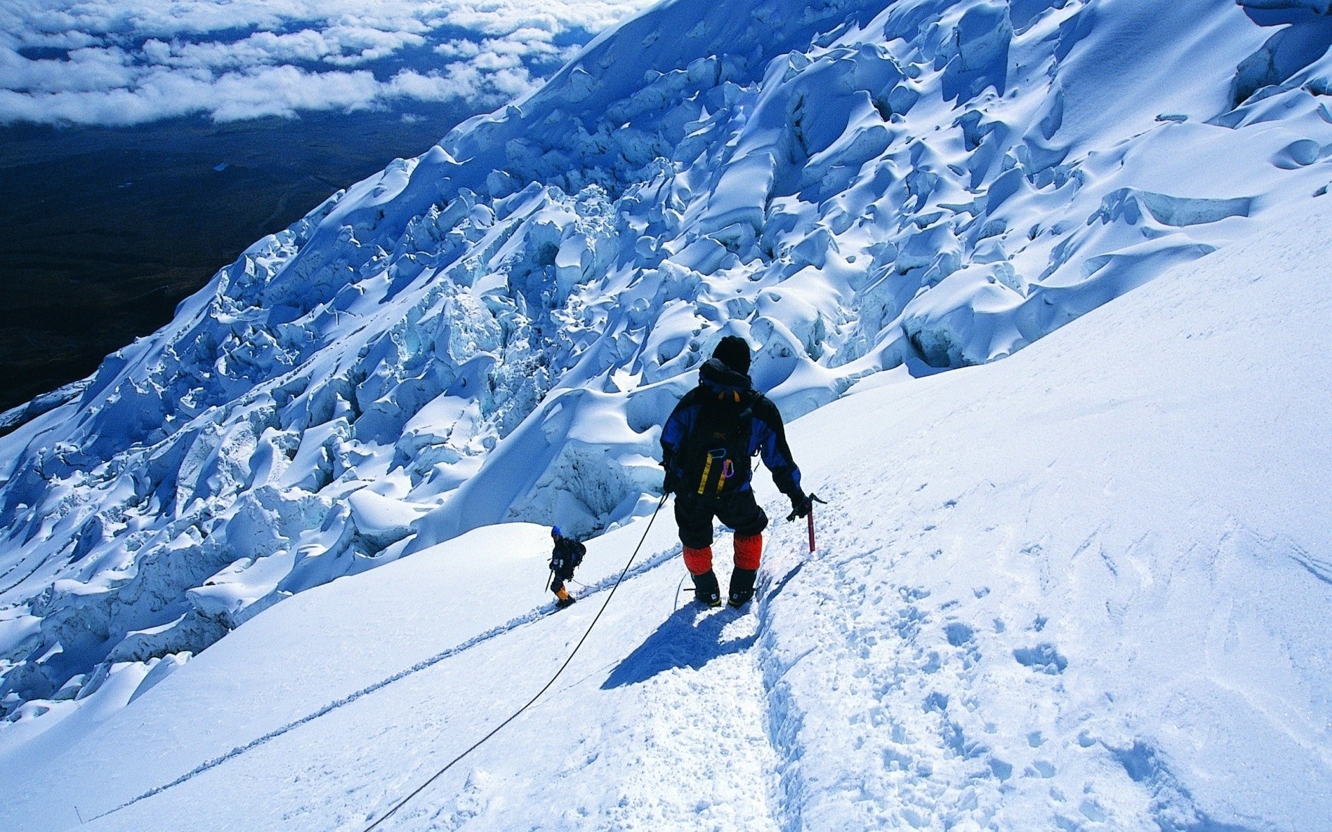 escalada nieve invierno montaña frío hielo aventura escalador esquiador resort escalada glaciar