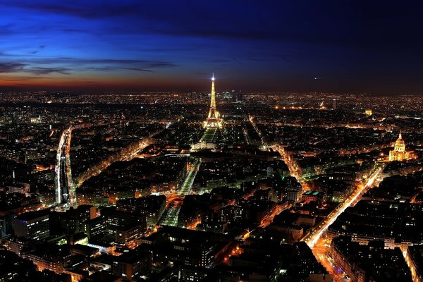 Blick auf Paris aus der Vogelperspektive