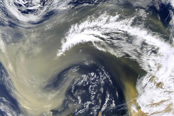 A visão de um ciclone do espaço da nossa terra