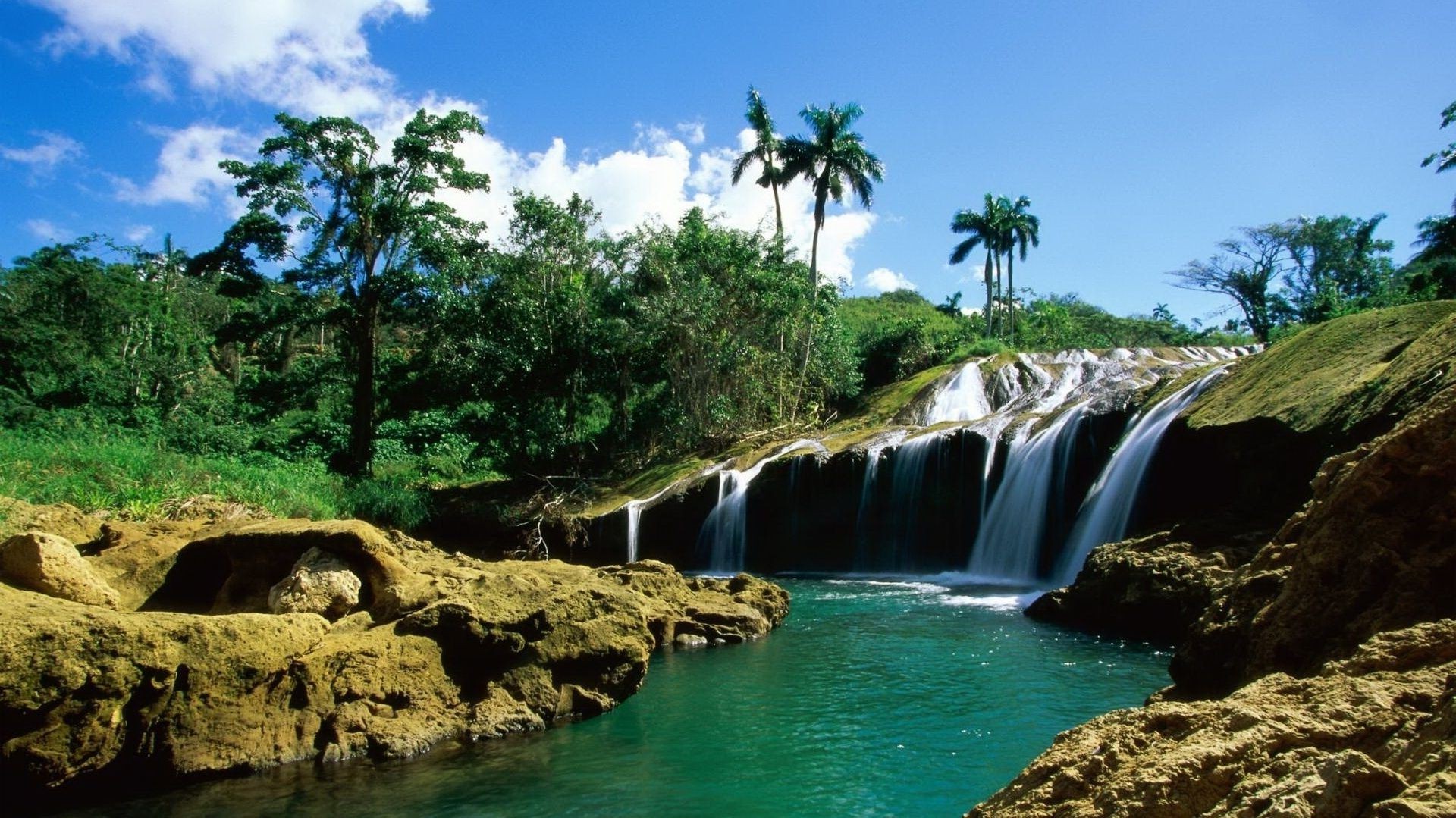 cascadas agua tropical viajes naturaleza paraíso vacaciones verano árbol roca playa mar paisaje paisaje hermosa isla océano cielo turismo al aire libre