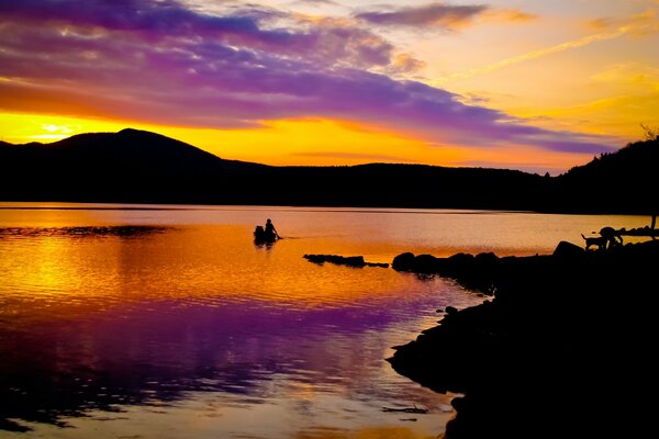 Water and mountains are always new sunsets