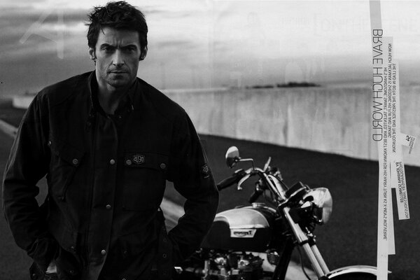 Hugh Jackman motocicleta estilo Hugh Jackman em preto