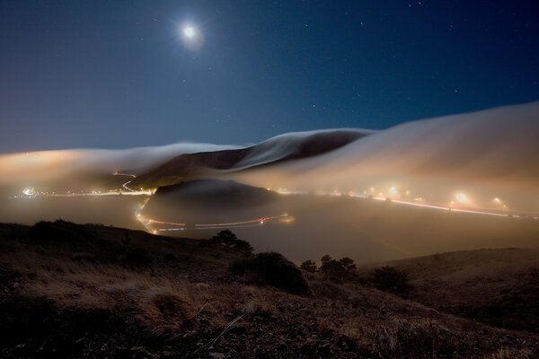 Paisagem sublunar com iluminação