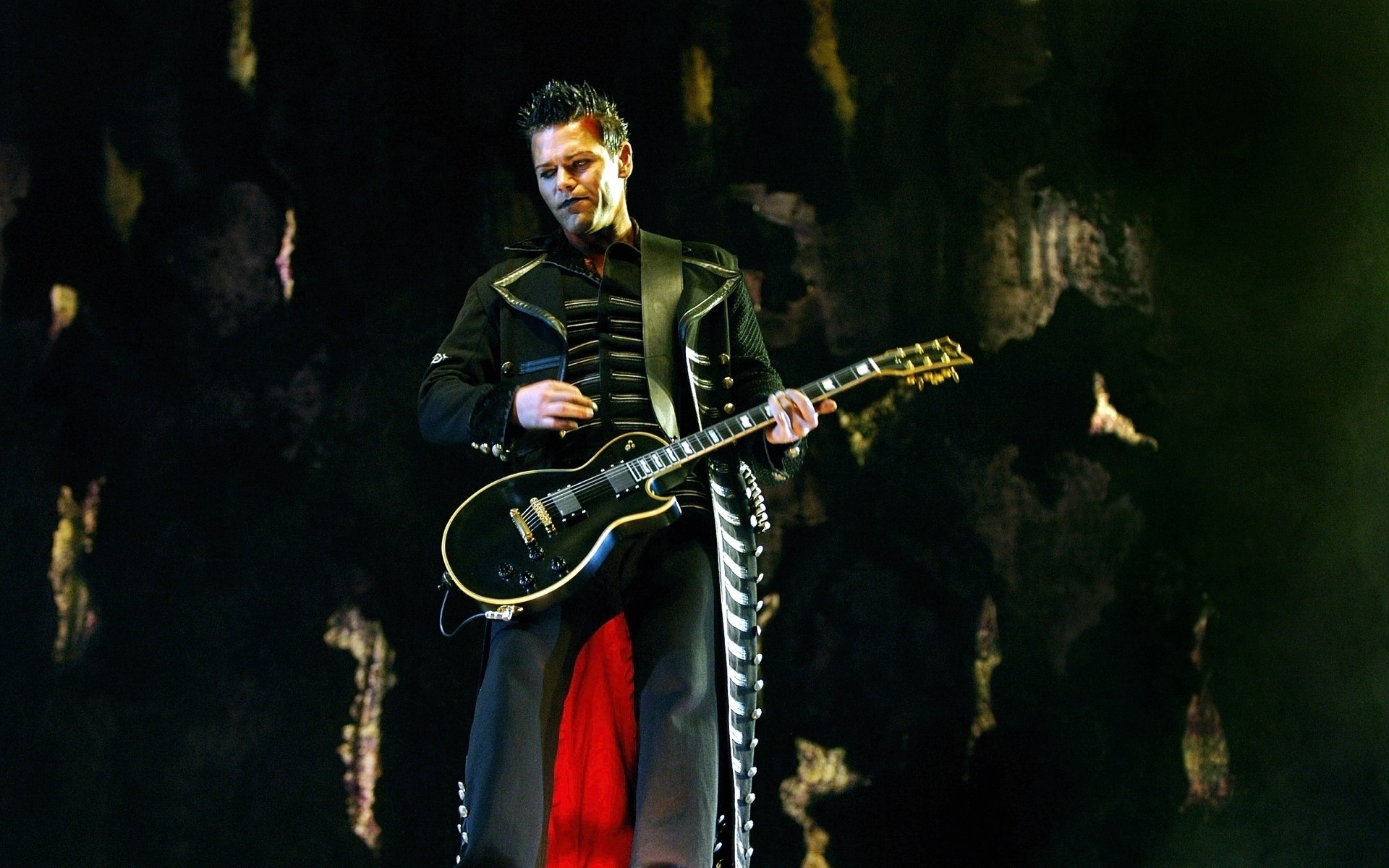 bands music performance musician singer concert one festival instrument guitar adult guitarist stringed instrument richard z kruspe metal