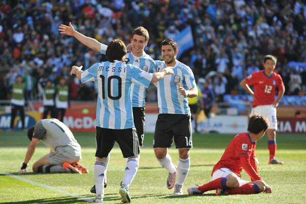 Fußballspiel. Sieg des Messi-Teams