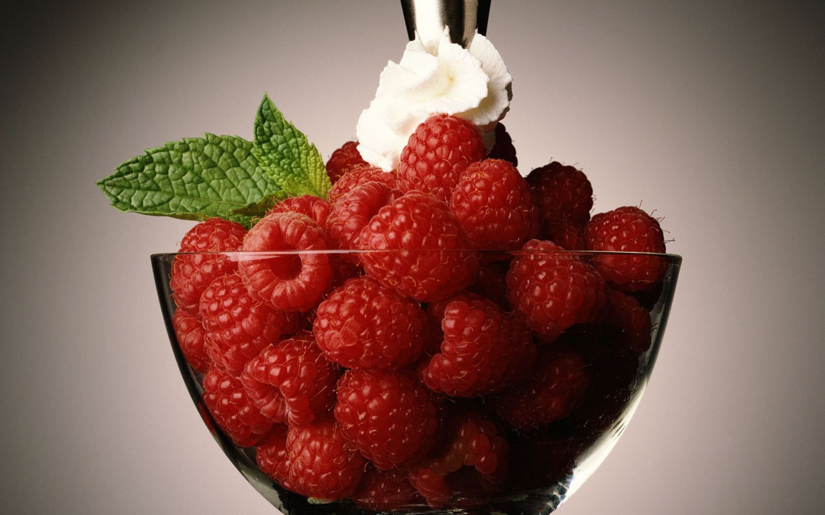 berries fruit sweet berry food delicious raspberry strawberry refreshment tasty juicy bowl diet epicure confection healthy