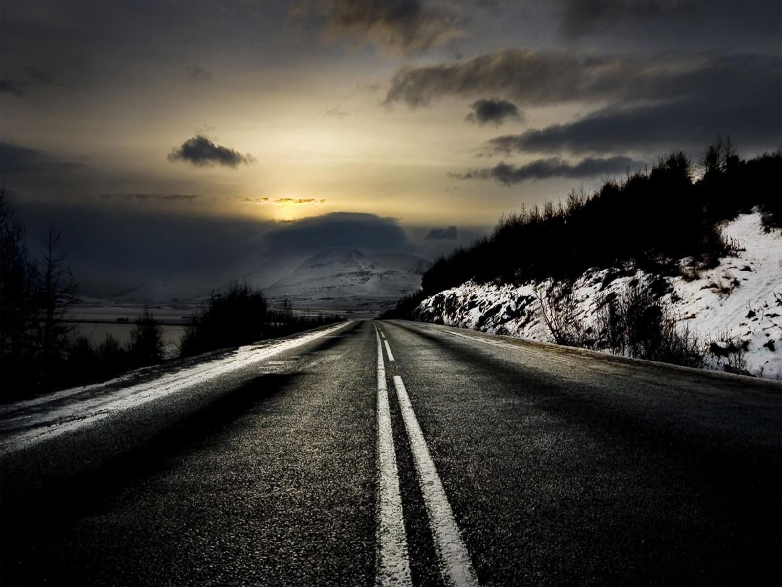 carretera paisaje monocromo guía calle cielo puesta de sol luz nieve invierno amanecer árbol viajes naturaleza sol asfalto carretera oscuro perspectivas