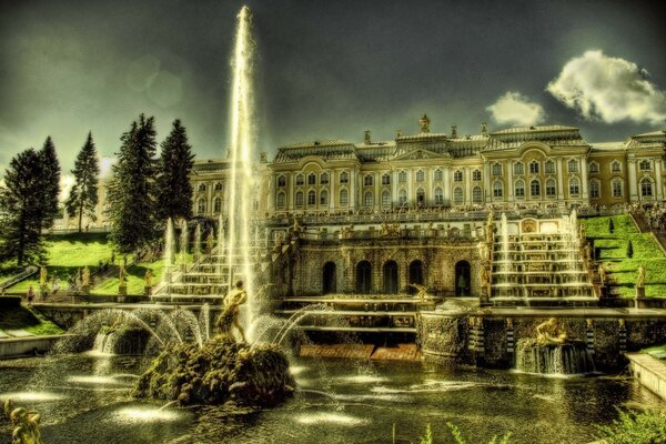 Fontaine sur fond de domaine