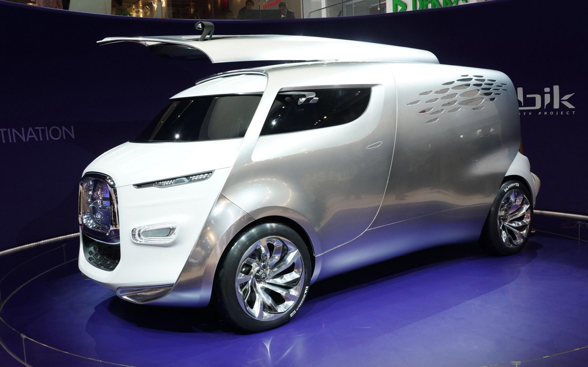 concept cars auto fahrzeug transportsystem automobil antrieb chrom limousine räder scheinwerfer coupé geschwindigkeit schnell citroen-konzept