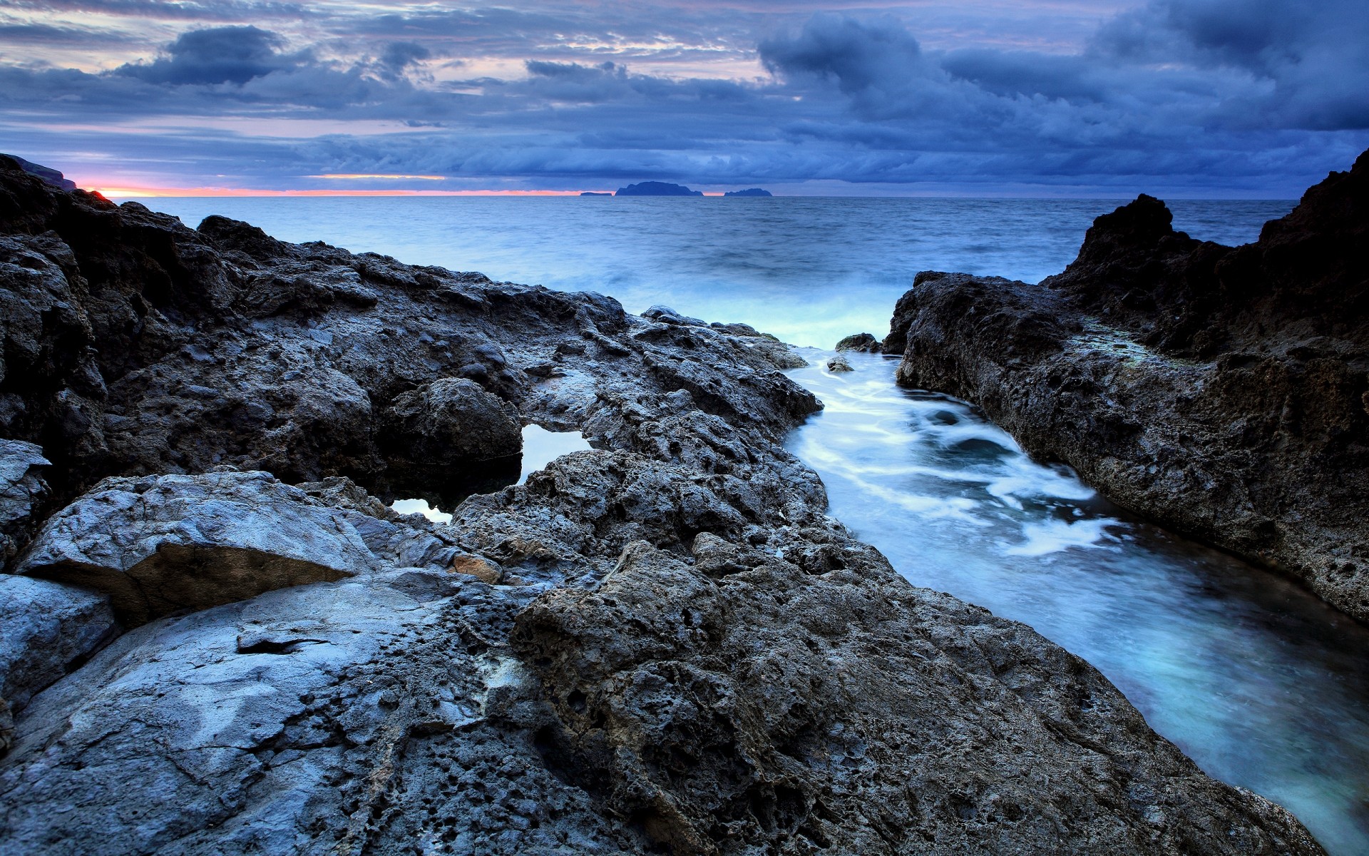 krajobrazy wody morza morze ocean krajobraz podróże rock natura zachód słońca niebo plaża krajobraz na zewnątrz ciemny wyspa chmury