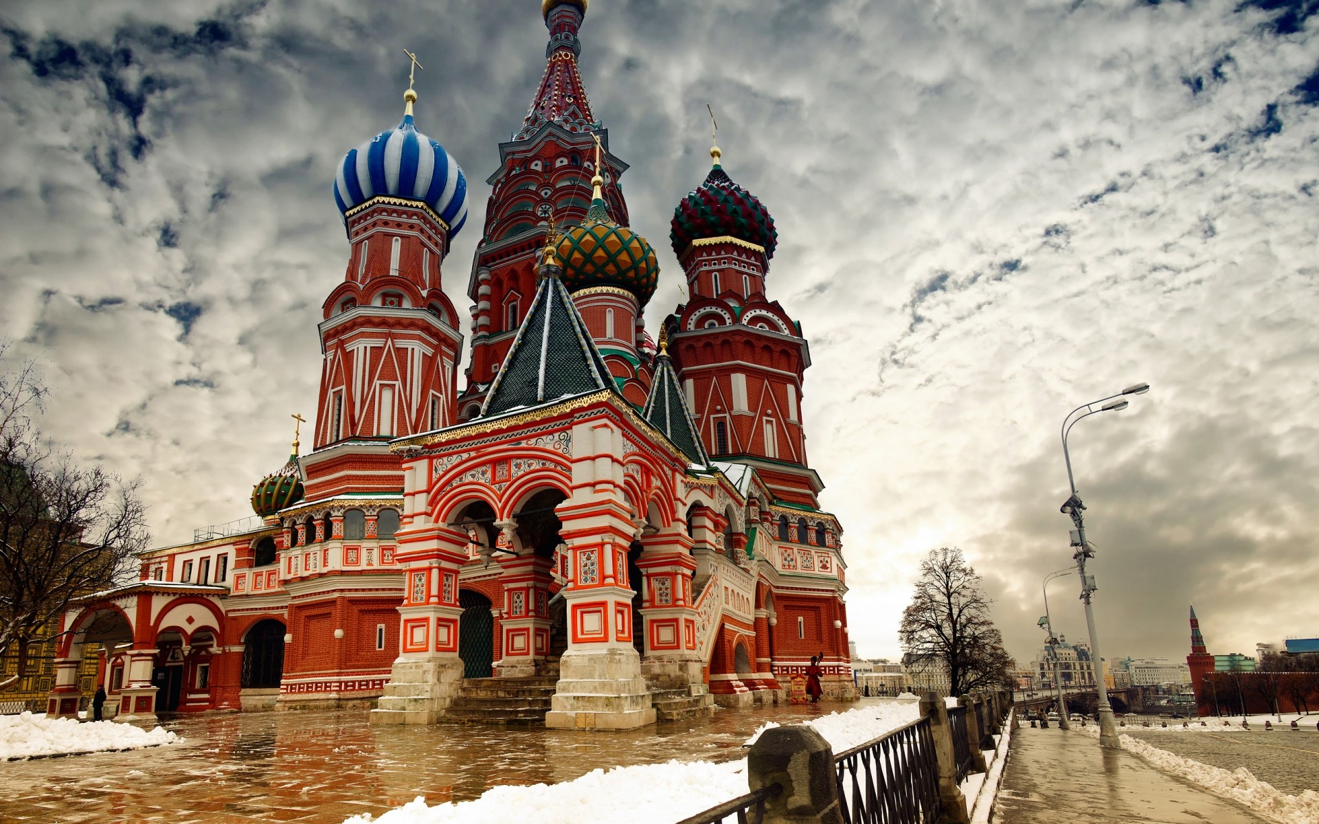 russia architecture travel kremlin building church orthodox sky city old cathedral traditional tourism tower religion cross historic culture moscow view snow winter