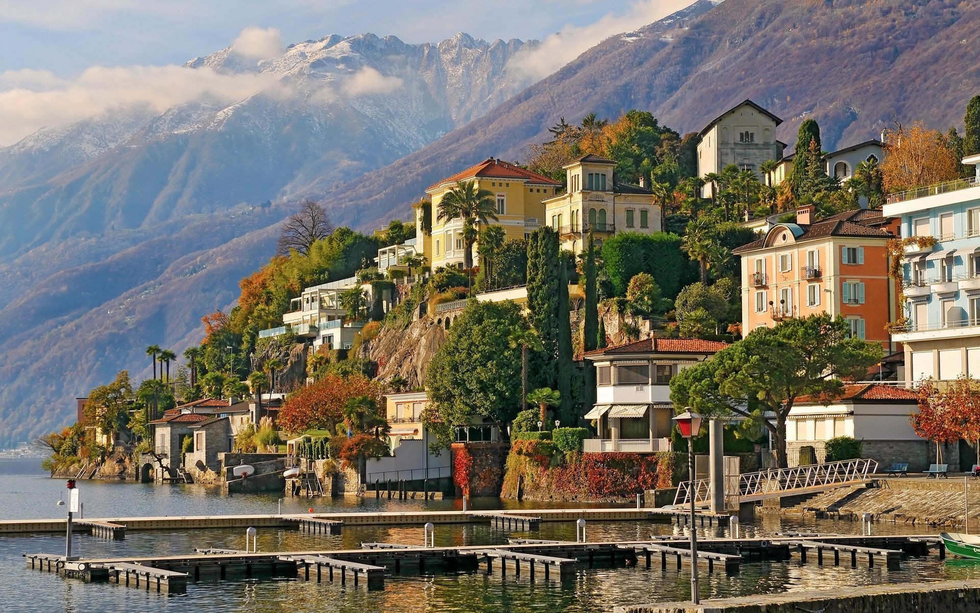 outras cidades arquitetura casa viagens água cidade casa cidade lago ao ar livre turismo espetáculo rio céu verão velho casa férias telhado cênica montanha fumaça casa