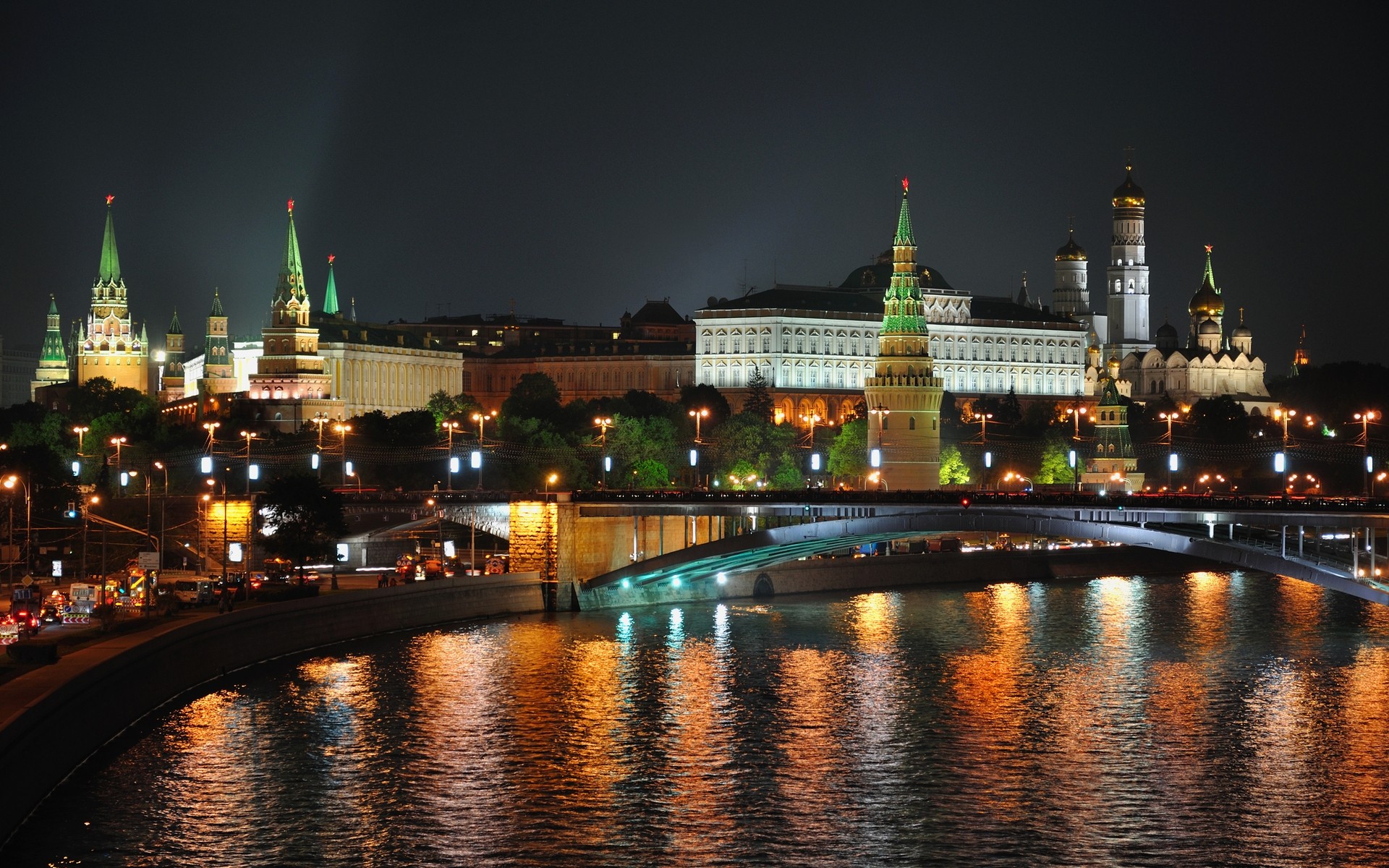 russie rivière architecture ville voyage eau crépuscule pont rétro-éclairé soir maison ville ciel réflexion kremlin coucher de soleil skyline à l extérieur capitale sombre ville ursss