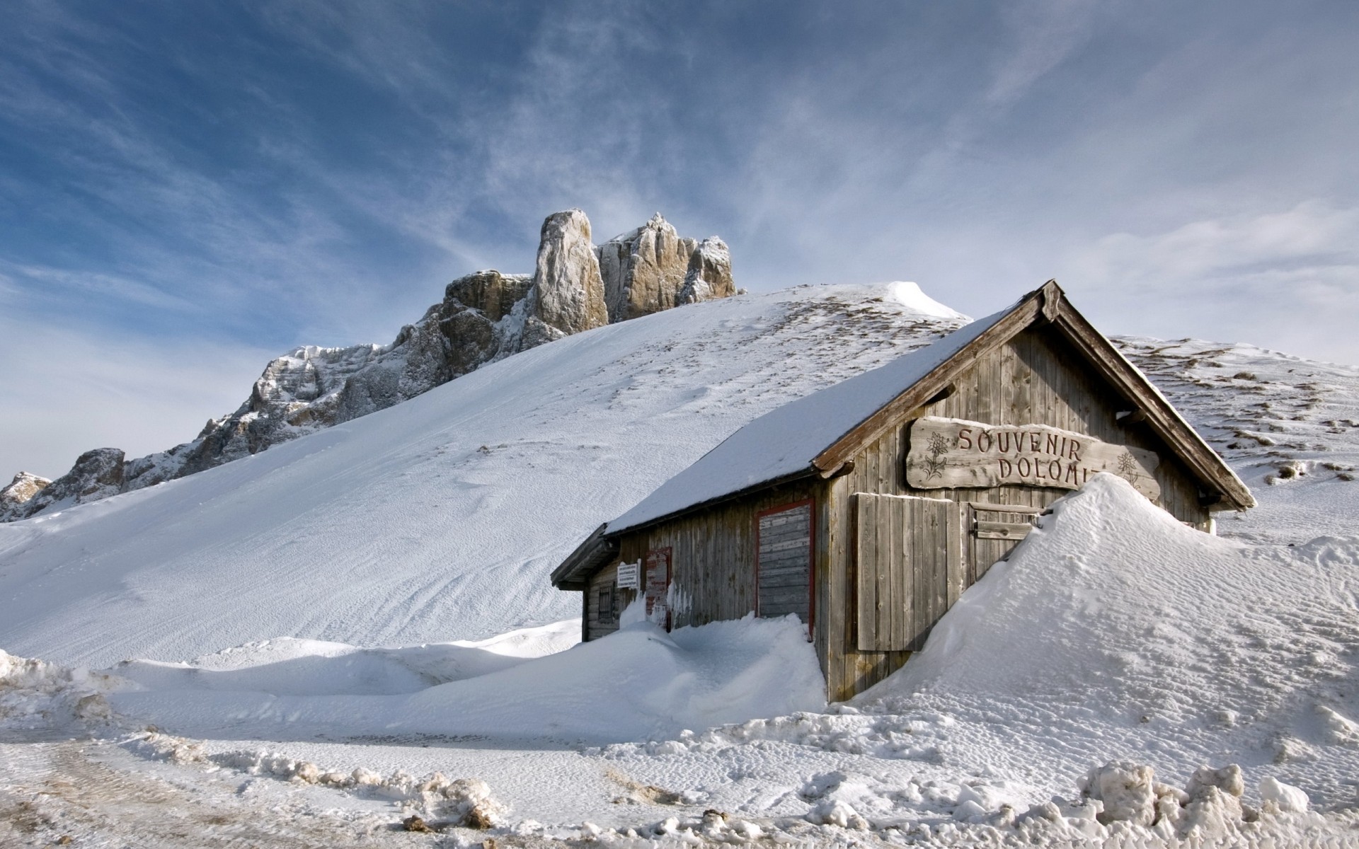 invierno nieve frío montañas hielo cabaña escénico resort escarcha chalet congelado al aire libre paisaje viajes madera pico de montaña luz del día bungalow nevado