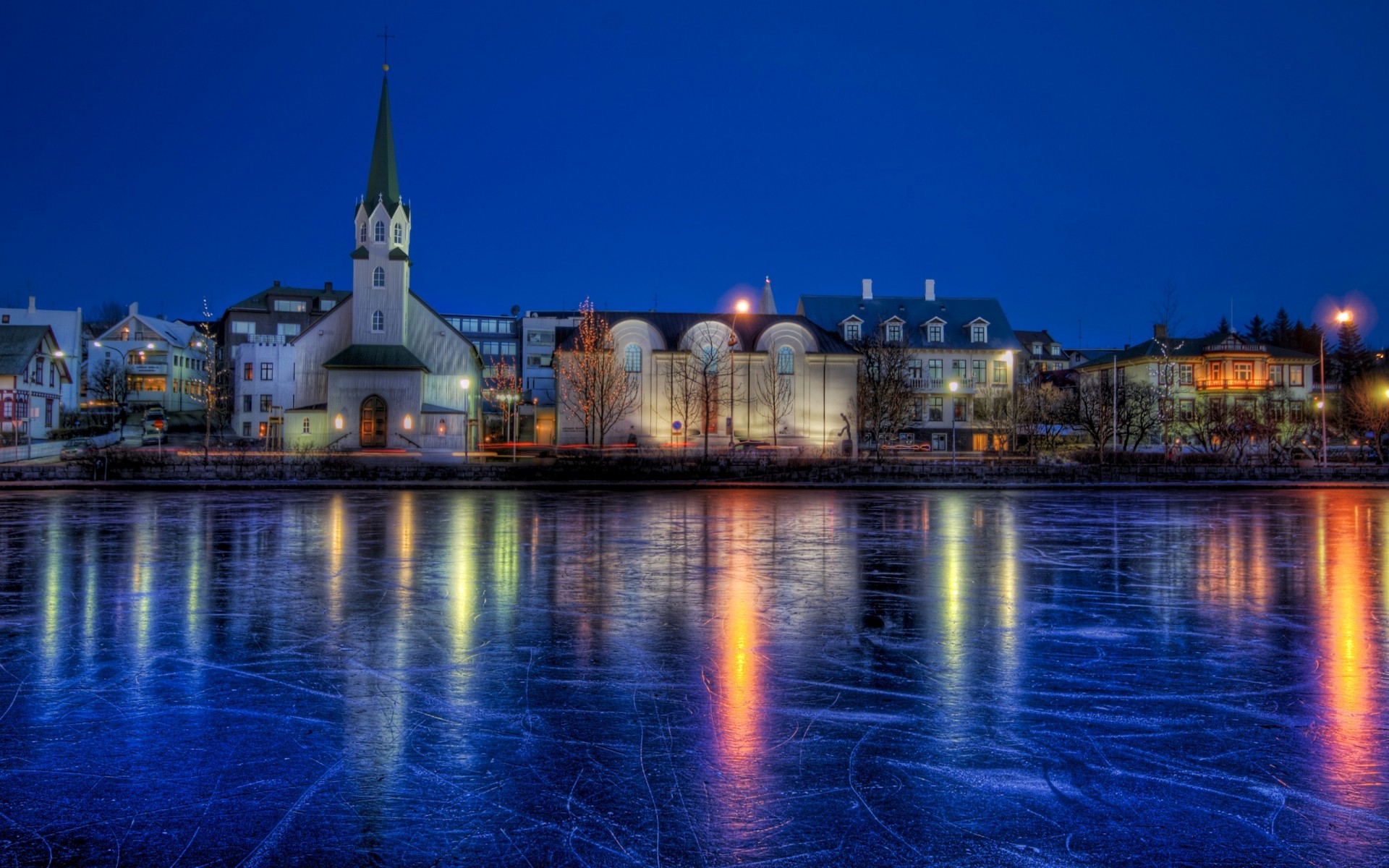 andere städte wasser fluss architektur stadt reflexion reisen kirche haus dämmerung himmel sonnenuntergang kathedrale brücke abend stadt im freien urban eis winter licht dunkel nacht