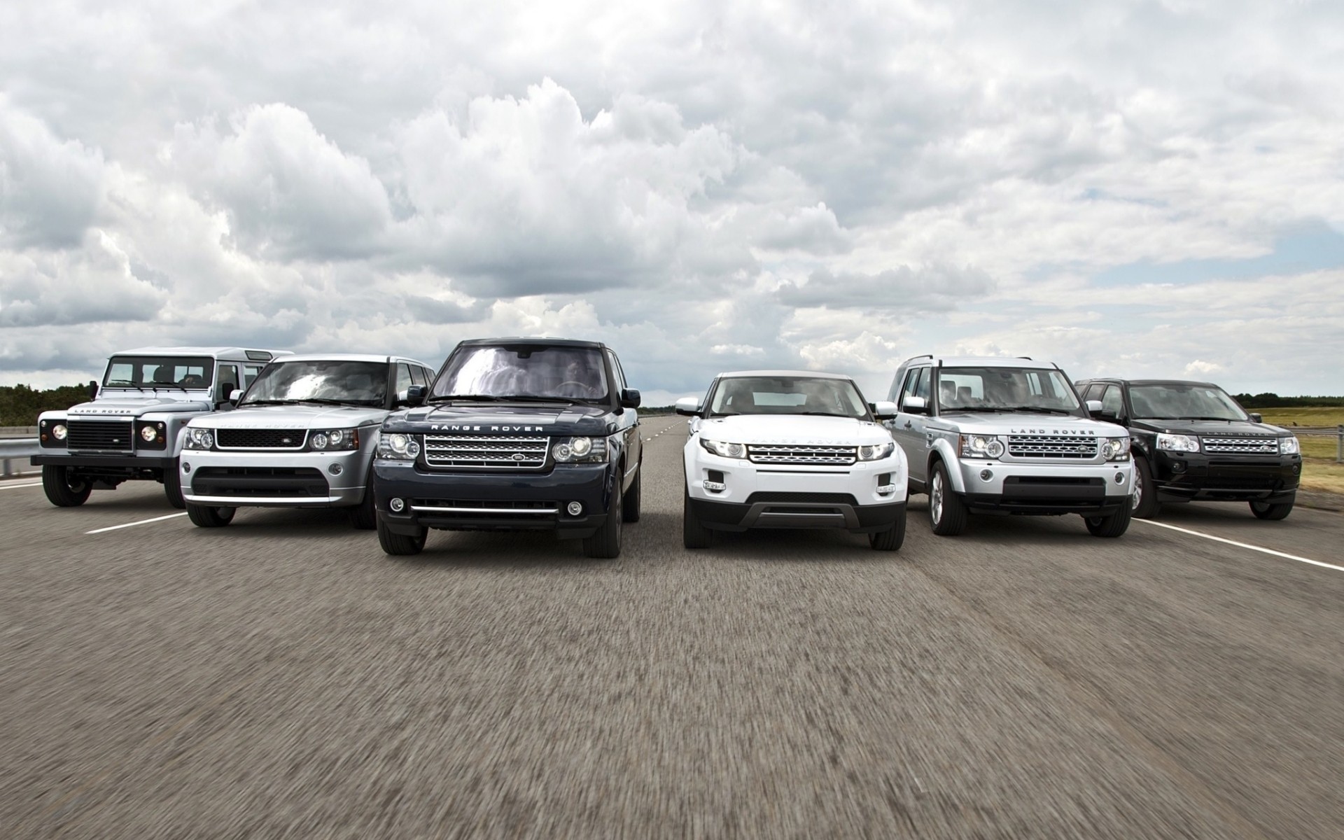 range rover auto auto asphalt transportsystem straße schwarz bürgersteig mittags reisen beeilen sie sich verteidiger sport euok entdeckung freelander