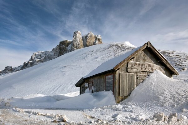 Svernamento tra le rocce in inverno