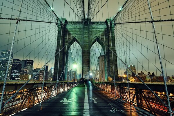 Arquitectura puente sobre el río