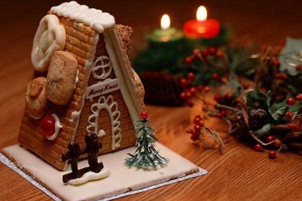 Ein Souvenir für Weihnachten. Lebkuchenhaus aus Ingwer