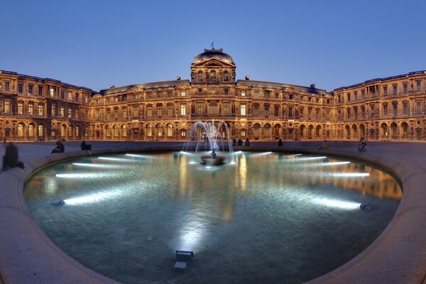 Hermosa arquitectura y Fuentes de Francia