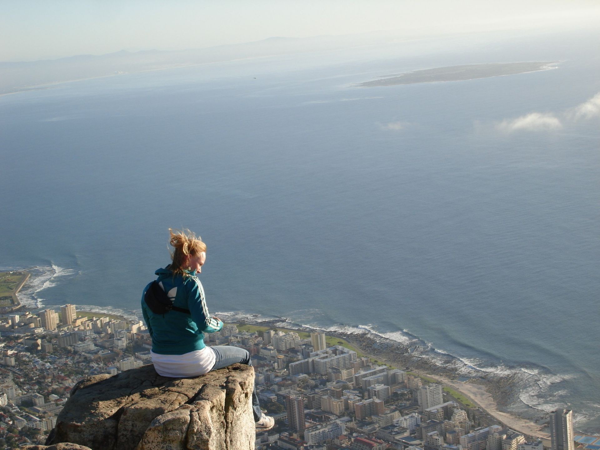 outras garotas água mar viagens mar ao ar livre céu praia paisagem natureza oceano rocha verão sozinho férias férias montanha lago