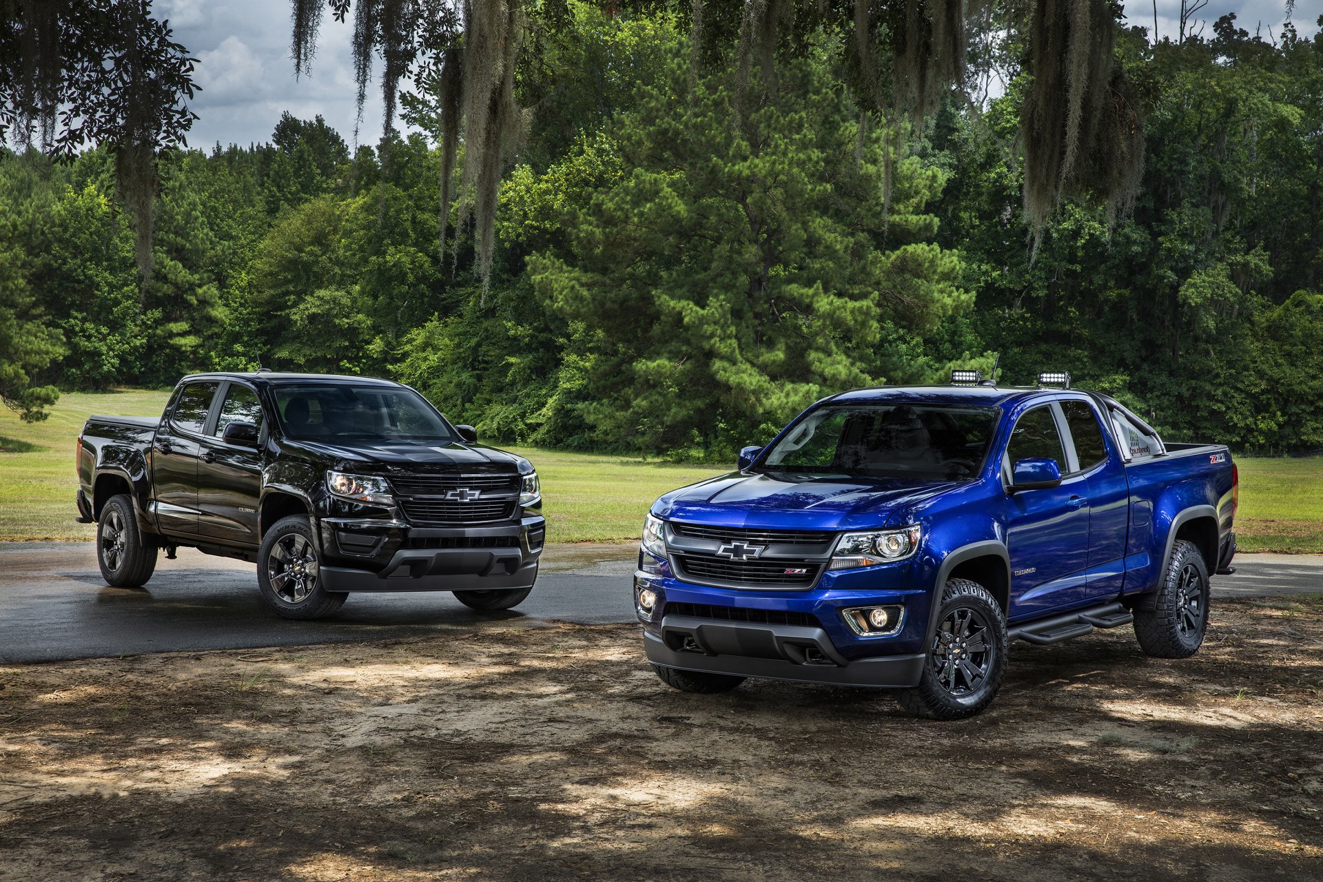 2015 г. chevrolet колорадо z71 трейл босс extended cab шевроле пикап джип синий
