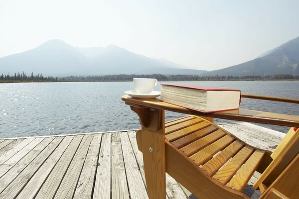 Bliss by the lake with a cup of tea