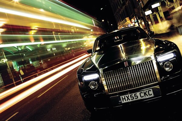 Rolls royce ist ein schnelles Auto