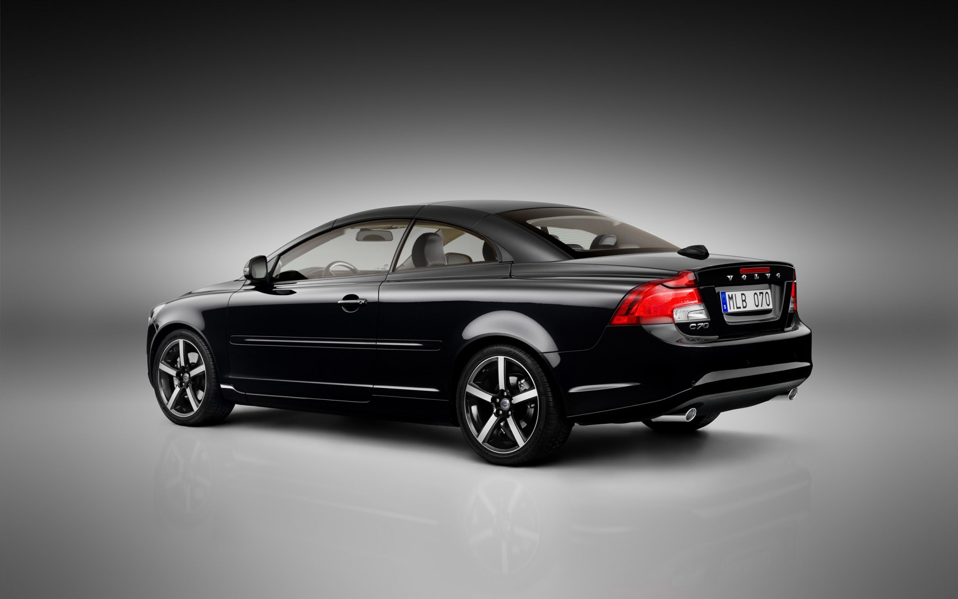 volvo coche coche automóvil ruedas sedán coupé rápido mediodía sistema de transporte negro unidad acción acera