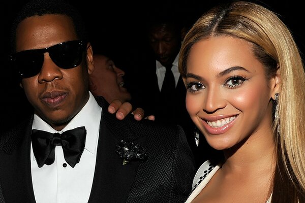 Magnifique couple sur le tapis rouge