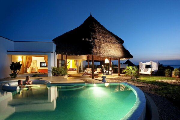 Villa avec piscine et vue sur la mer