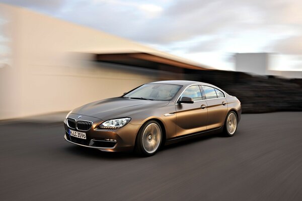 BMW sur l asphalte, voiture noire