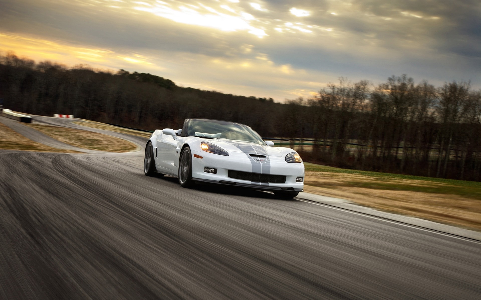 chevrolet coche coche carretera sistema de transporte prisa unidad asfalto paisaje acción viajes carreras rápido chevrolet corvette corvette