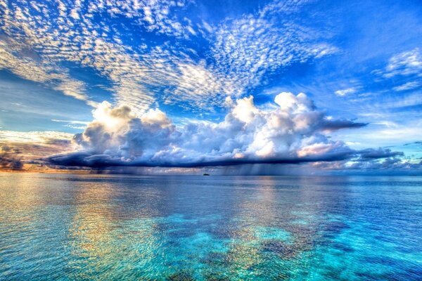 Ozean Horizont Himmel Wolken ferne Schiffe Farbe Schönheit