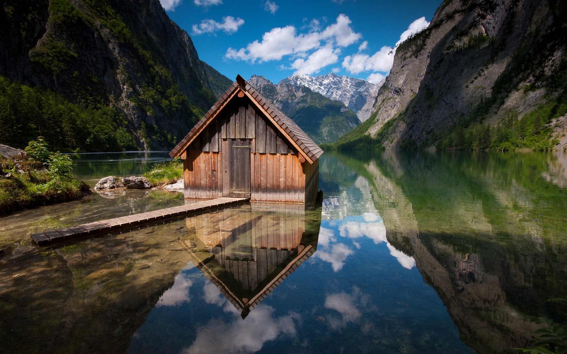 landscapes water mountain nature lake landscape river wood travel reflection scenic rock outdoors sky valley tree house mountains forest trees