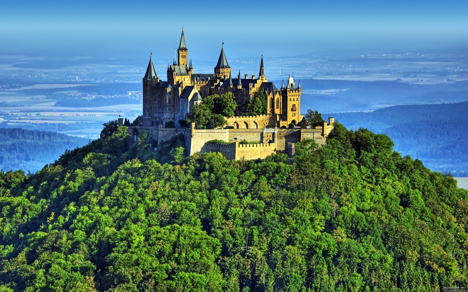 landschaft architektur schloss reisen gotik turm himmel alt haus tourismus spektakel sehenswürdigkeit baum festung hügel stadt landschaft antike stadt im freien