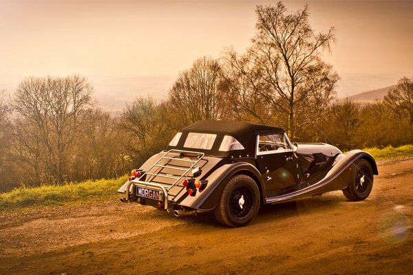 Morgans Montagewagen auf der Straße