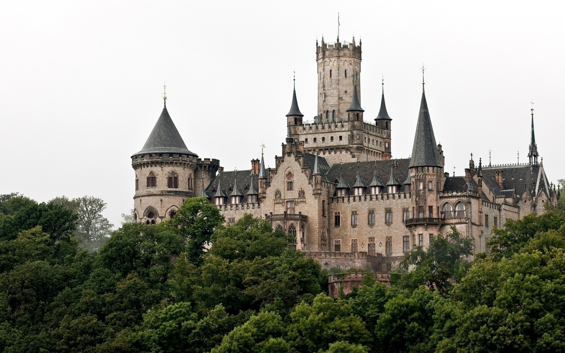 allemagne architecture château tour maison voyage vieux gothique ancien point de repère ciel ville tourisme historique rivière monument hanovre vintage paysage histoire