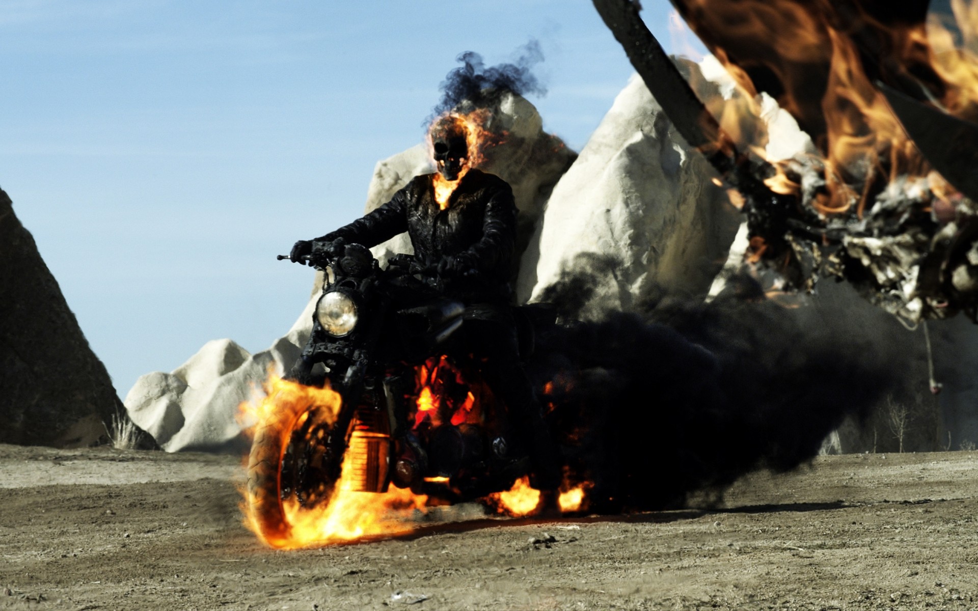 movies flame one vehicle adult action outdoors smoke johnny blaze ghost rider nicolas cage fire moto