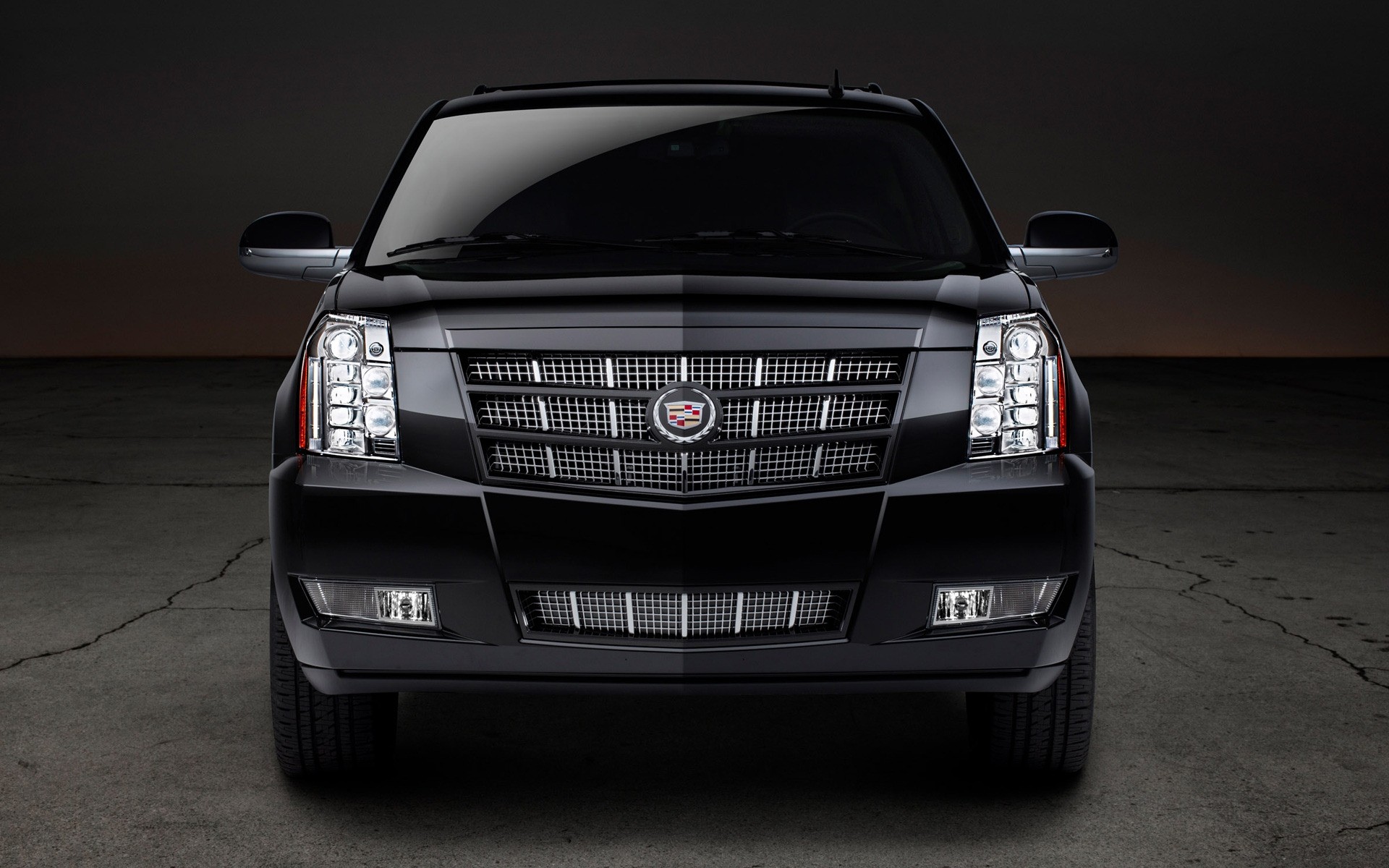 cadillac auto auto automobil transportsystem räder asphalt monochrom bürgersteig limousine schwarz schnell ausweichen straße cadillac escalade