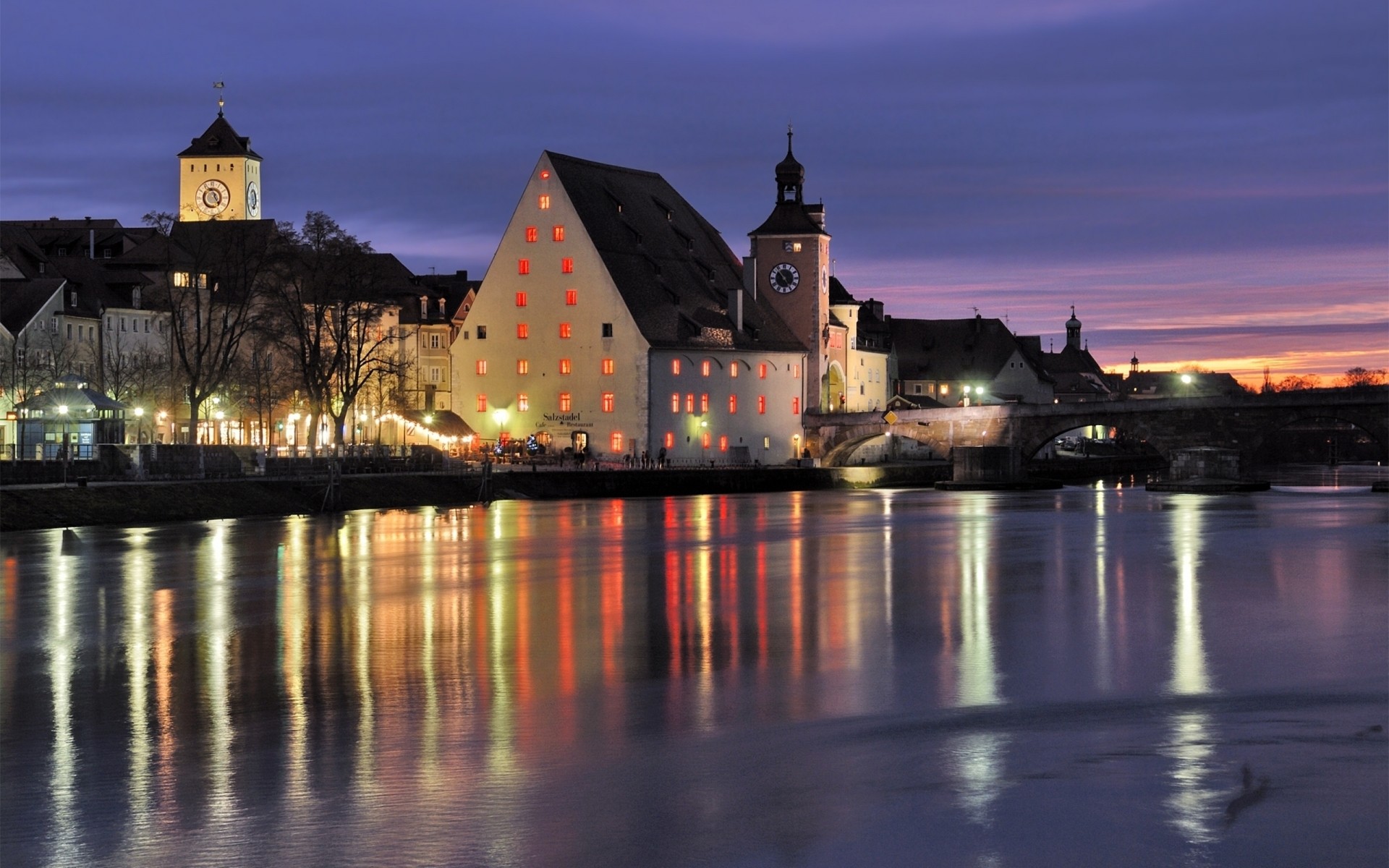 alemania agua arquitectura reflexión río viajes puesta de sol ciudad noche crepúsculo hogar al aire libre puente cielo amanecer iglesia lago iluminación nocturna paisaje