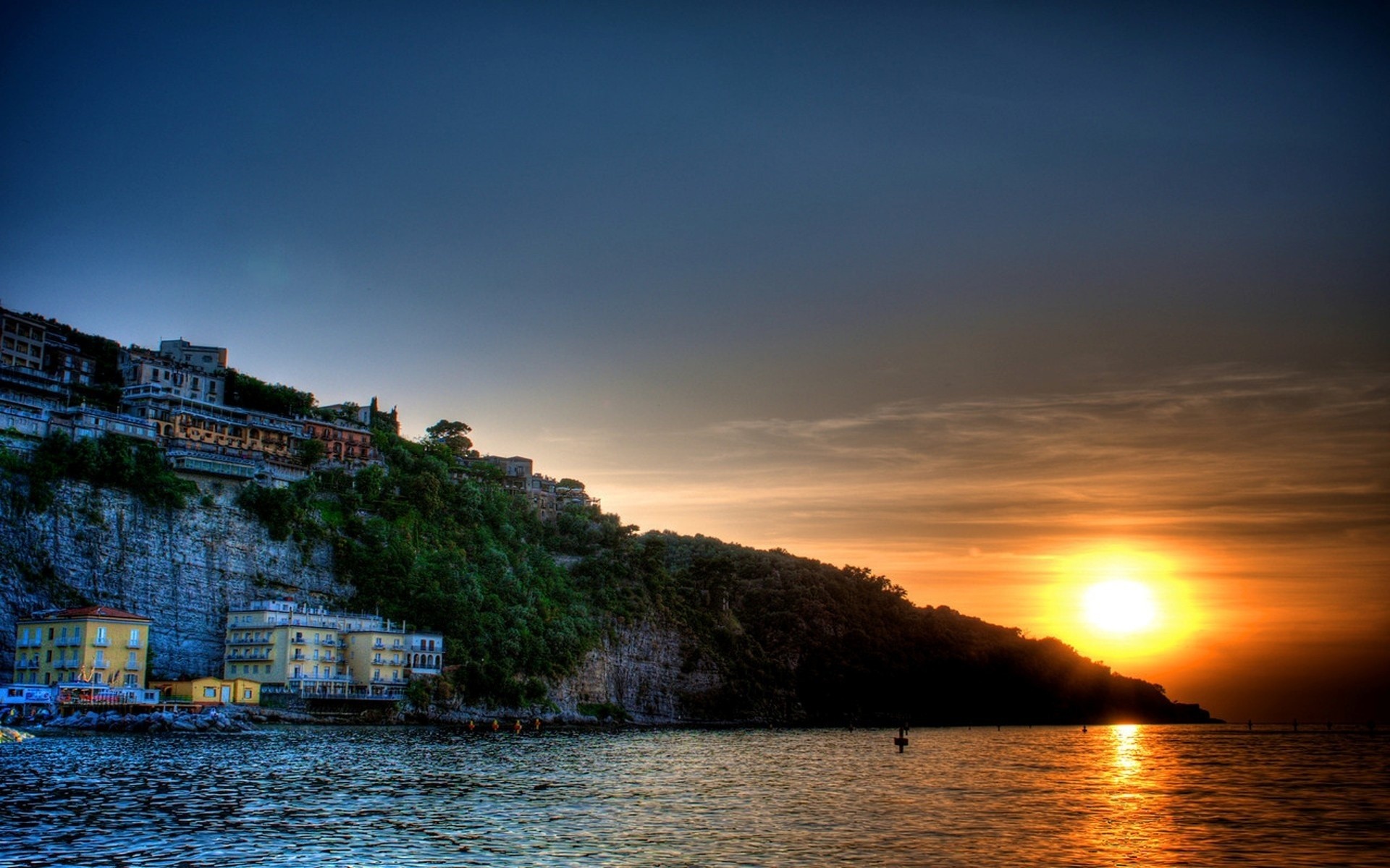 itália pôr do sol água amanhecer mar crepúsculo noite sol reflexão praia viagens céu ao ar livre oceano natureza arquitetura mar paisagem verão barco