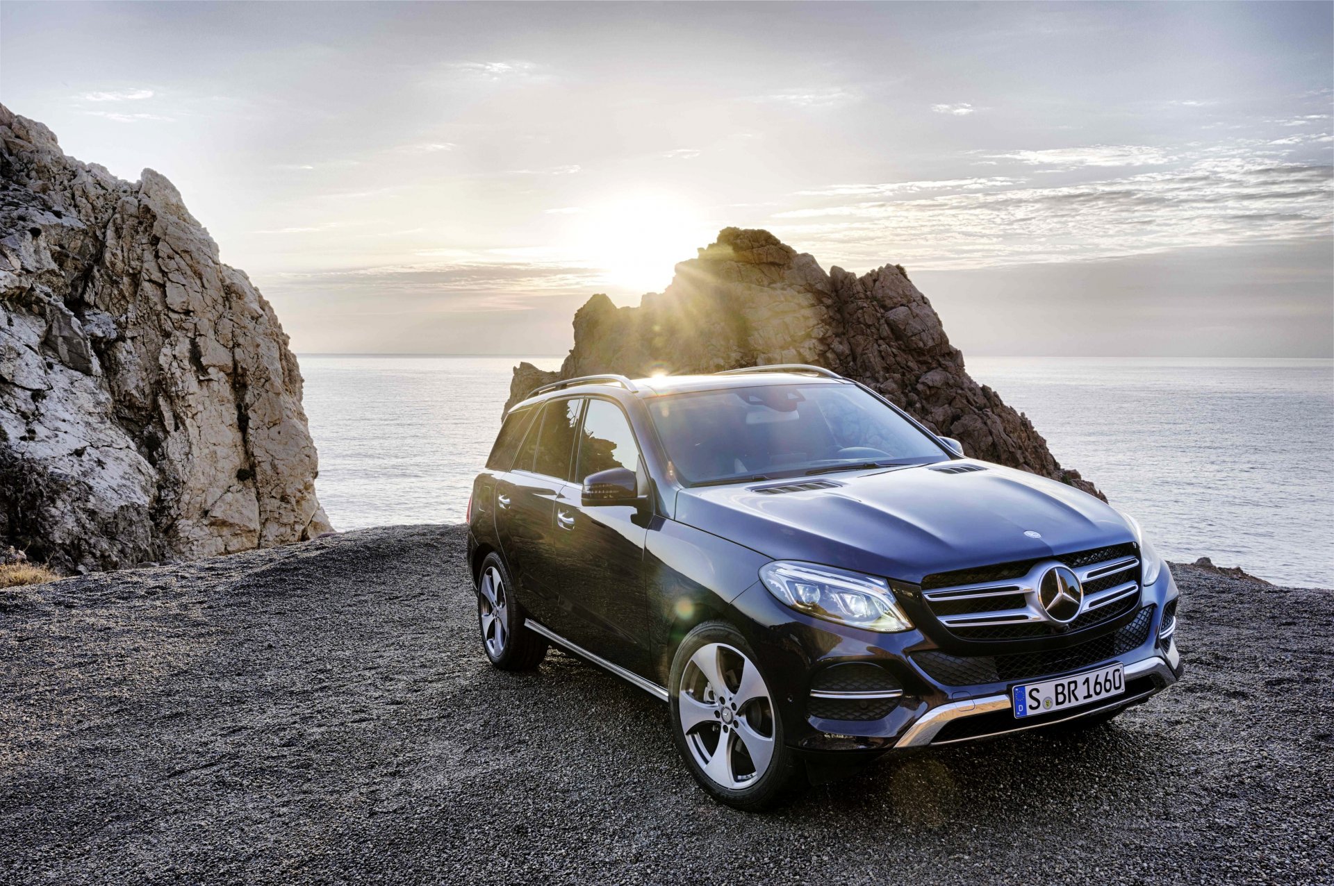 2015 г. mercedes amg gle 63 s 4matic w166 мерседес амг