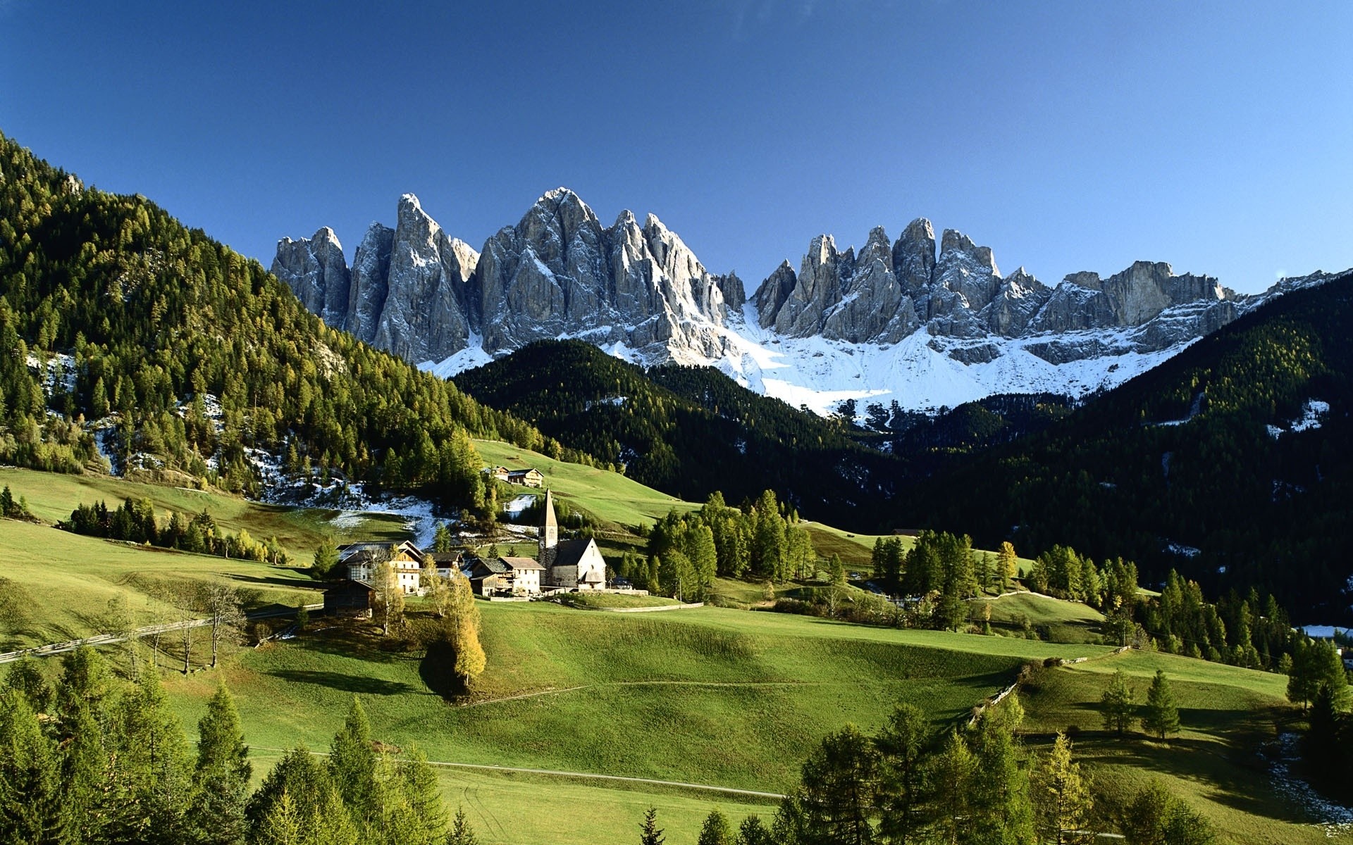 意大利 旅游 山 户外 景观 山谷 风景 雪 自然 日光 天空 娱乐 树 草