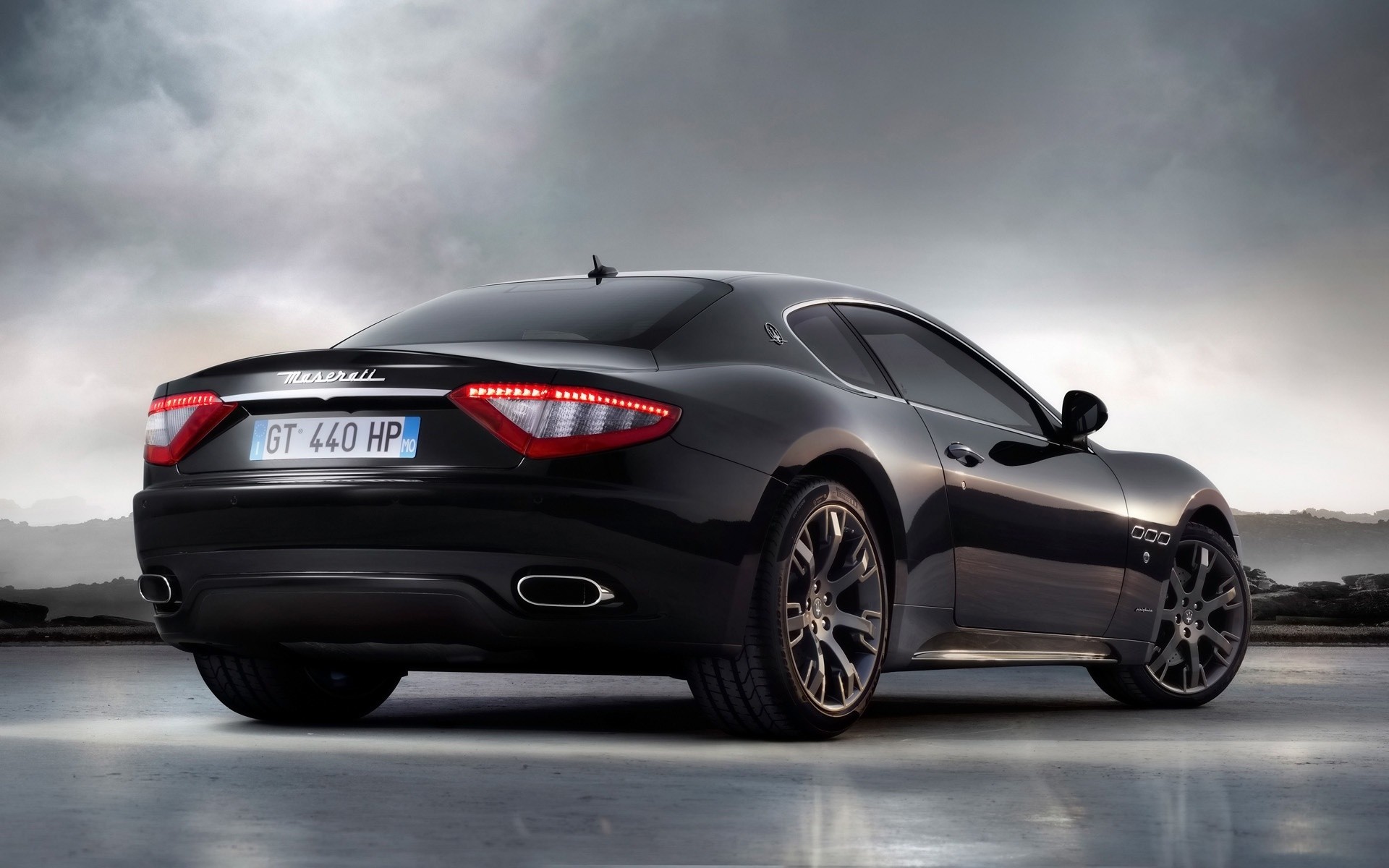 maserati araba araba asfalt tekerlekler ulaşım sistemi hızlı otomotiv siyah kaldırım maserati güzel