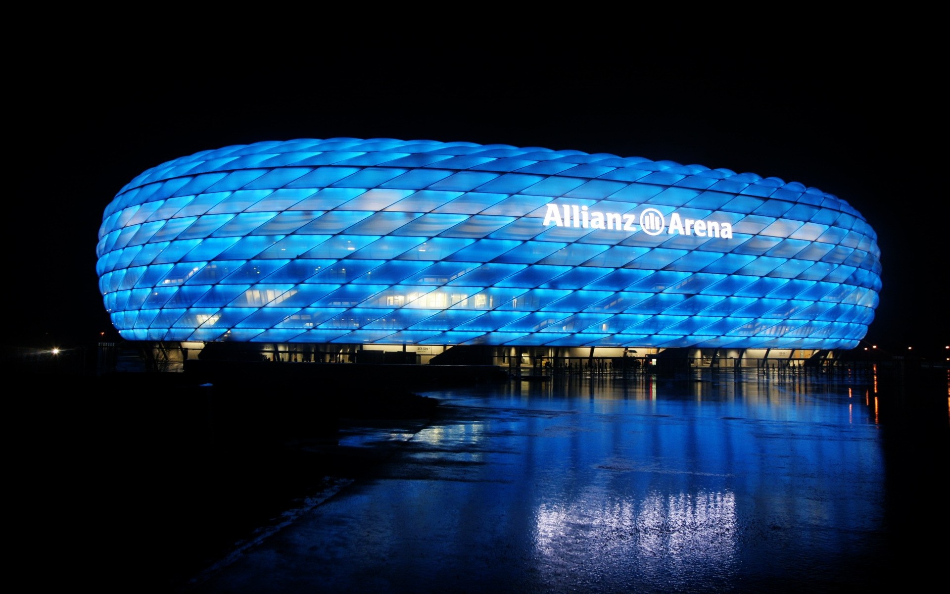 almanya fütüristik arkadan aydınlatmalı modern mimari modern seyahat yansıma açık havada ışık karanlık gökyüzü parlak stadyum gece allianz arena ışığı