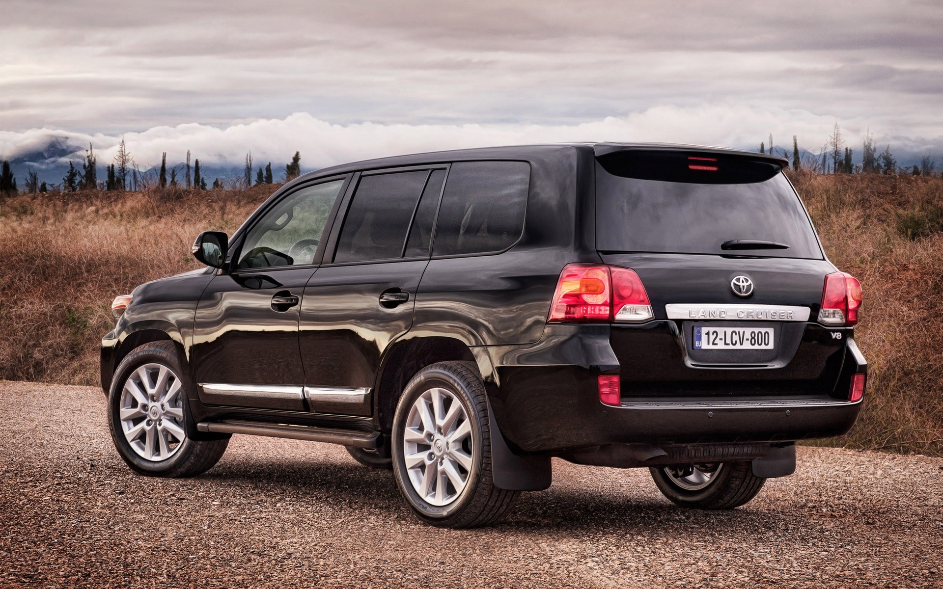 toyota coche automóvil automóvil sistema de transporte disco ruedas sedán prisa capó