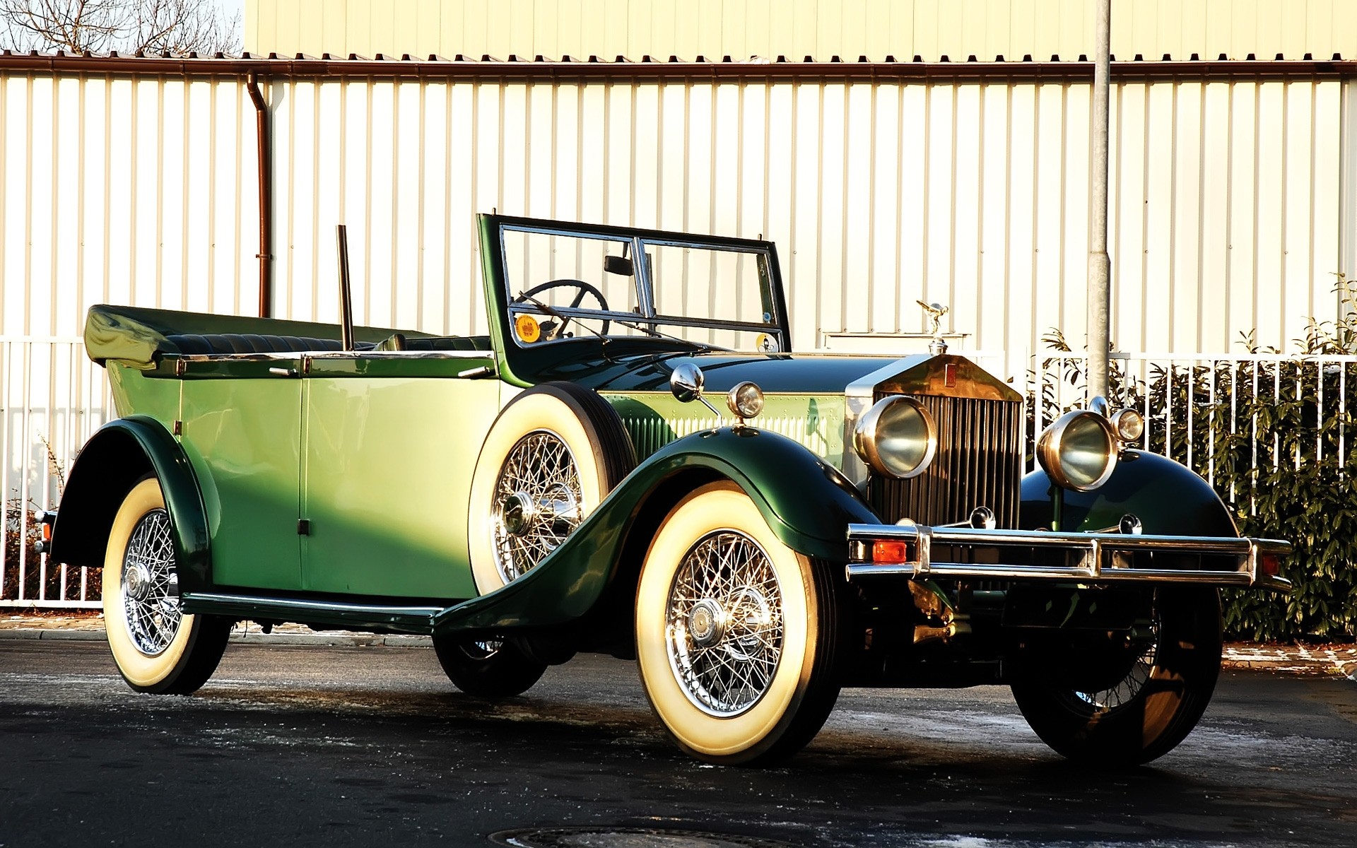 klasyczne / stare samochody samochód pojazd system transportu dysk klasyczne koła samochodowe vintage nostalgia ciężarówka reflektor chrome silnik pokaż cabrio prędkość images